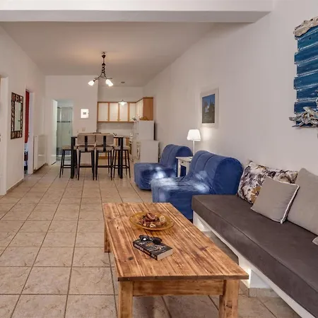 Anemousa Aparthotel Otzias