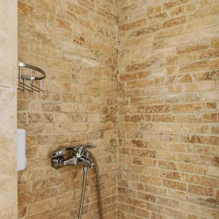 Anemousa Aparthotel Otzias