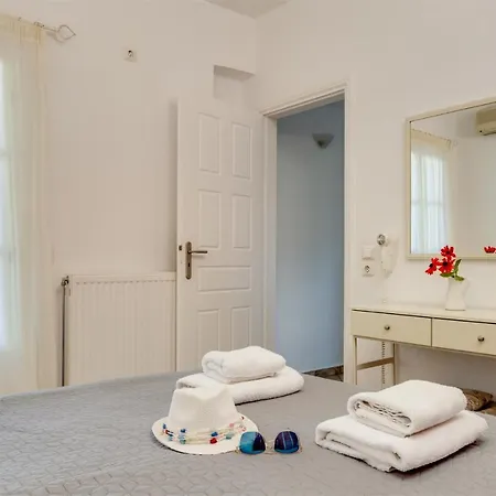 Anemousa Aparthotel Otzias