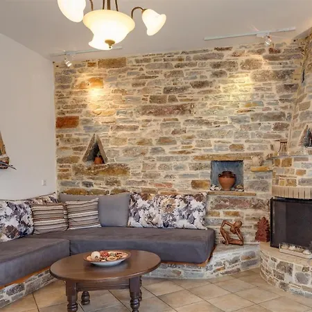 Anemousa Aparthotel Otzias