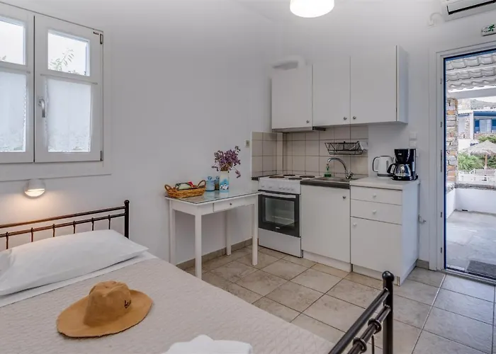 Aparthotel Anemousa 4*