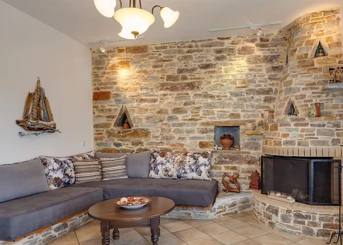 Anemousa Aparthotel Otzias