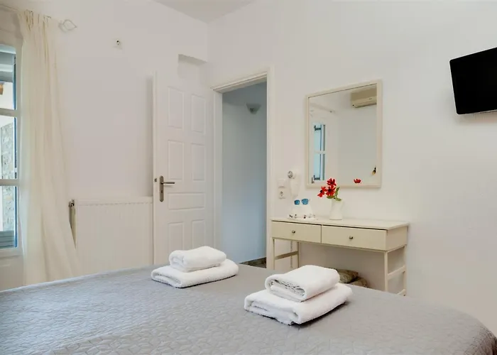 Aparthotel Anemousa Otzias